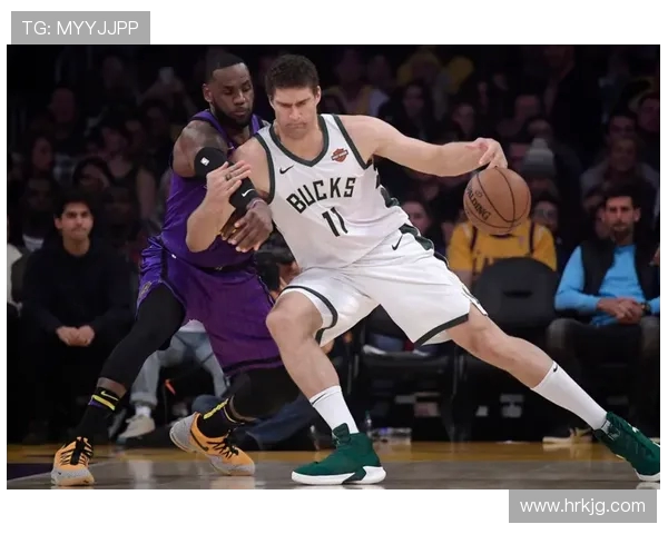 沃尔什盛赞武切维奇多才多艺称其既能组织进攻又能拉开空间